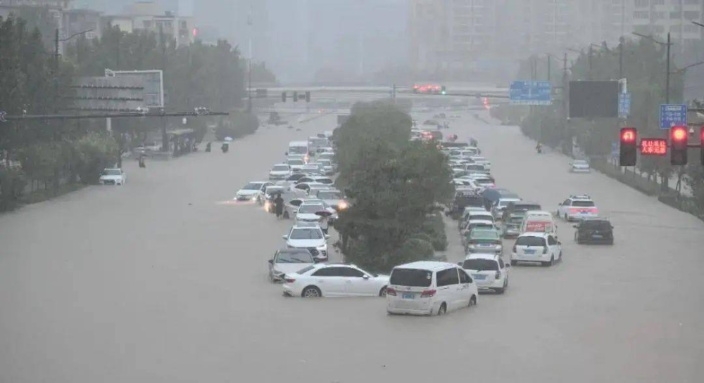 风雨面前我们一起扛-记河南暴雨